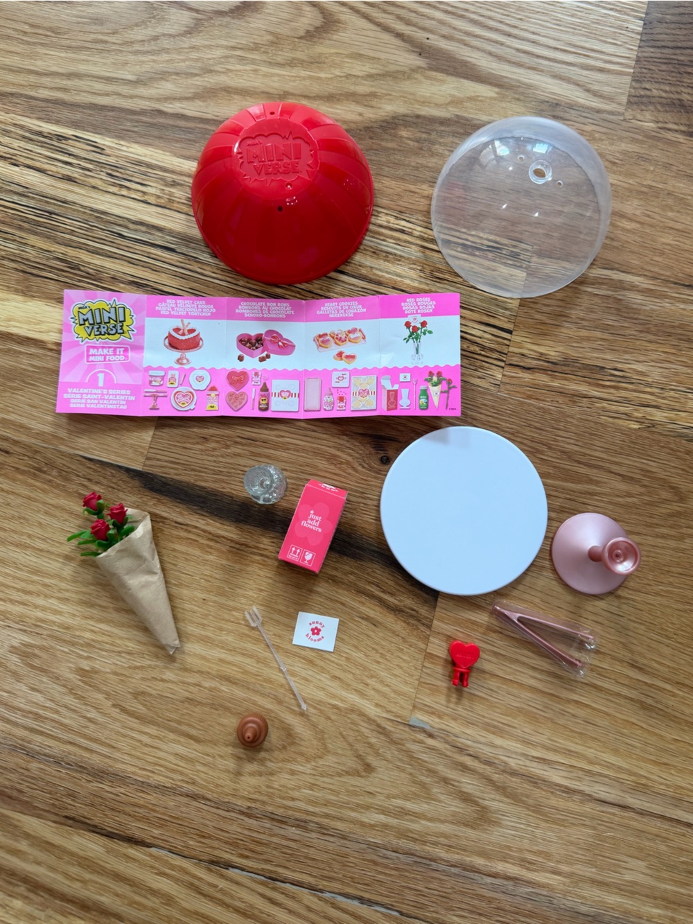 Miniverse RARE Valentines Roses (no resin) - Picture 1 of 4